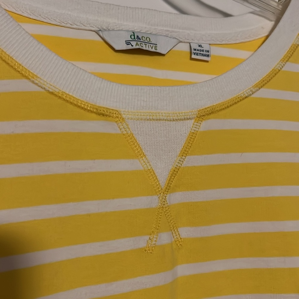 Striped top NWOT - Picture 2 of 4